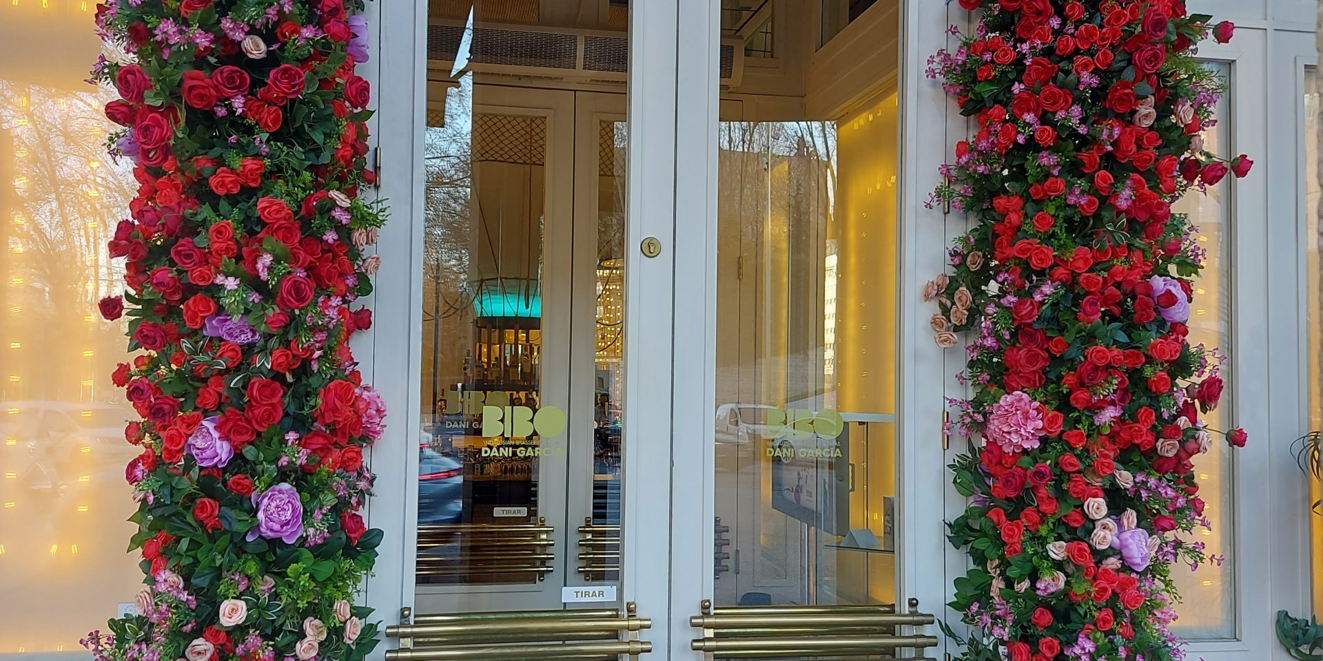 Decoración floral para empresas: personaliza tu imagen profesional