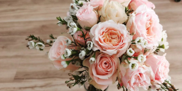 Influencia de las flores en el ánimo de una persona (1) Decorar con flores rosas