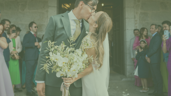 Decorar una boda con flores en verano