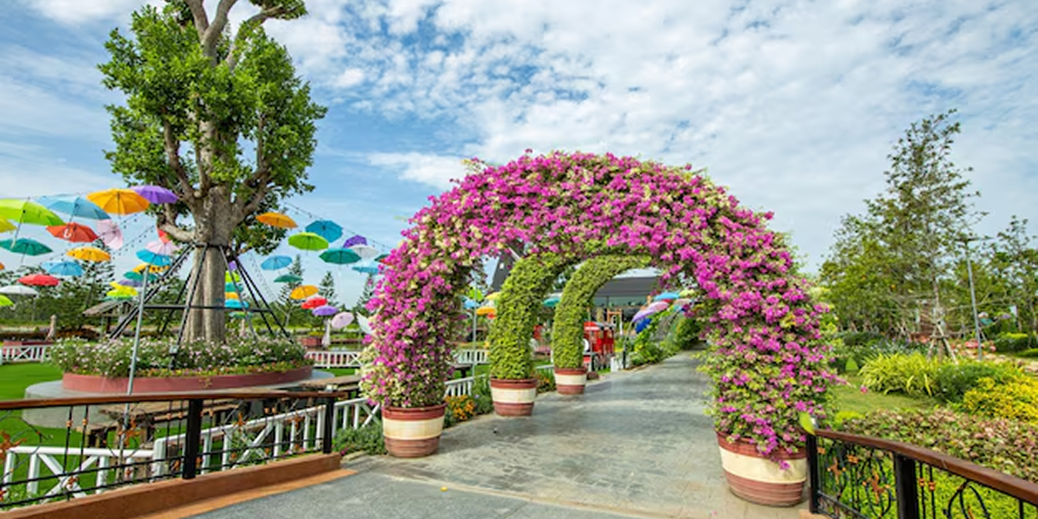 decorar-la-entrada-de-un-evento-con-flores Descubre cómo decorar la entrada de un evento con flores
