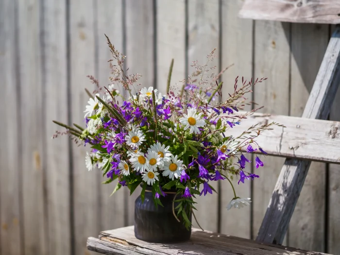 Arreglo floral silvestre entre las mejores flores para eventos 2026